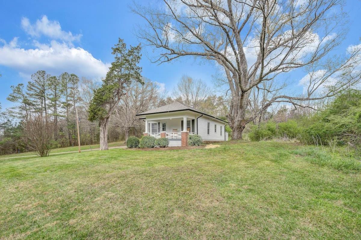Cottage In The Pines Rocky Mount Exterior photo