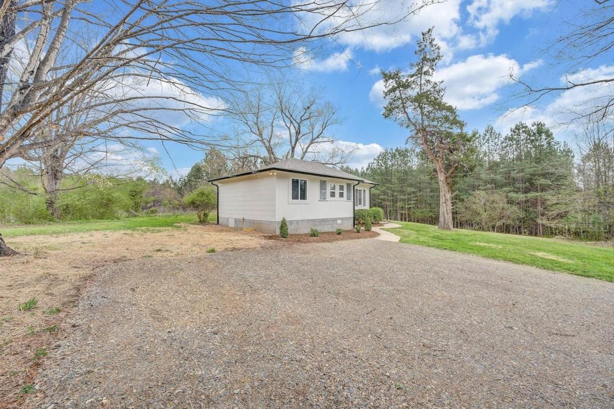 Cottage In The Pines Rocky Mount Exterior photo